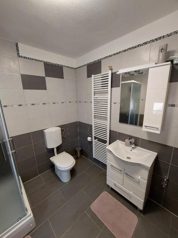 Studio Apartman Marta Korenica Exteriör bild